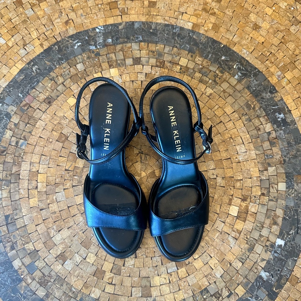 Anne Klein Black Sandals Sleek Slingback Design